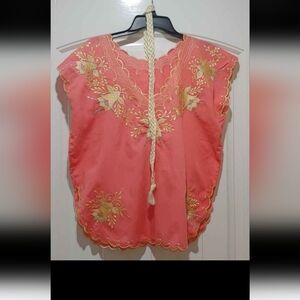 Handmade embroidered floral blouse. Mexican sleevless blouse. Size M V neck.